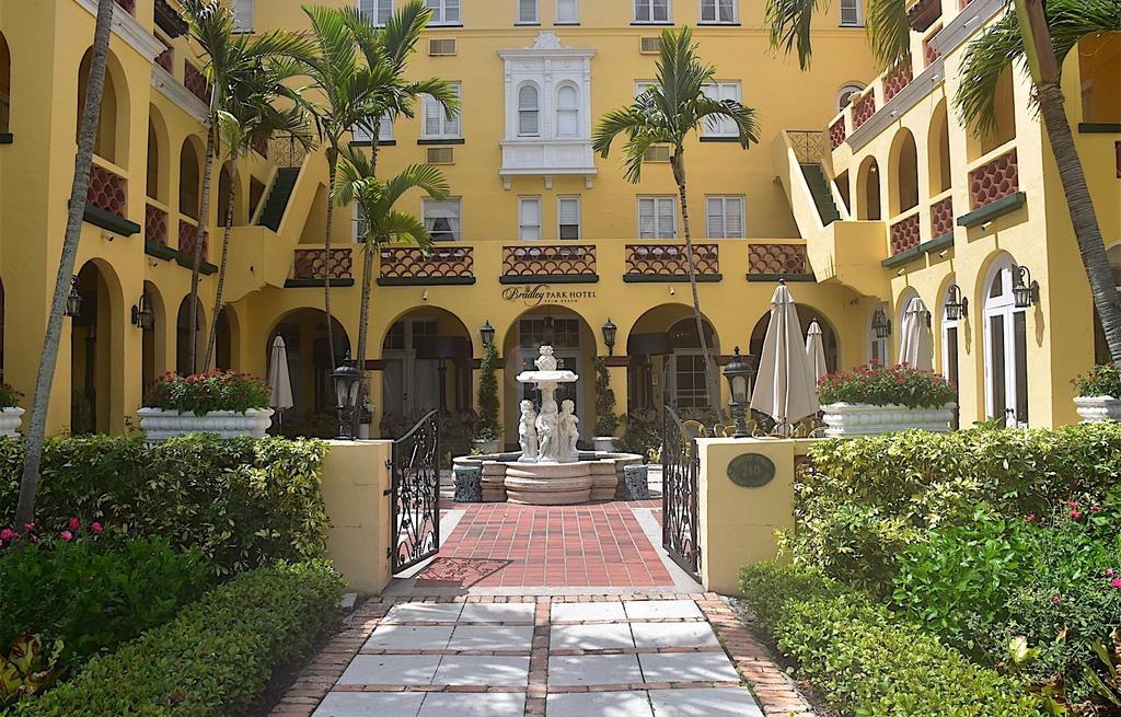 The Bradley Park Hotel Palm Beach Exterior photo